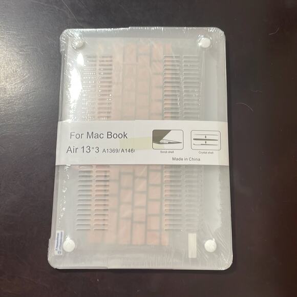 MacBook Air 13”3 pink geometric shell - Picture 2 of 3